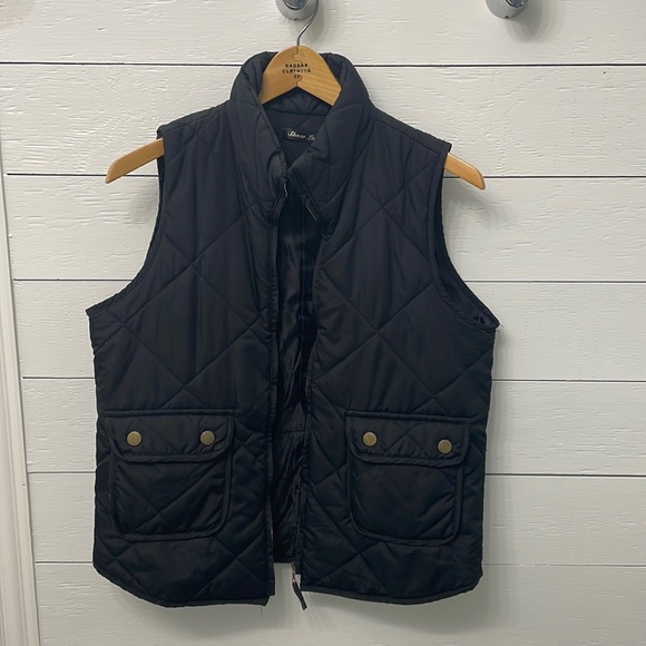 Black zip up puffy vest - Picture 1 of 2